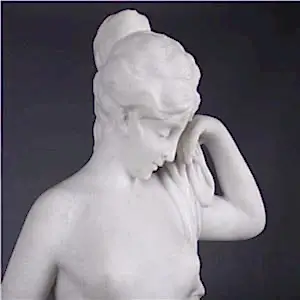 Beyaz Mermer Heykel