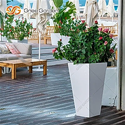 Veranda için açık galvanizli ekiciler